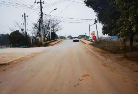 服務道路開口，華咨在行動