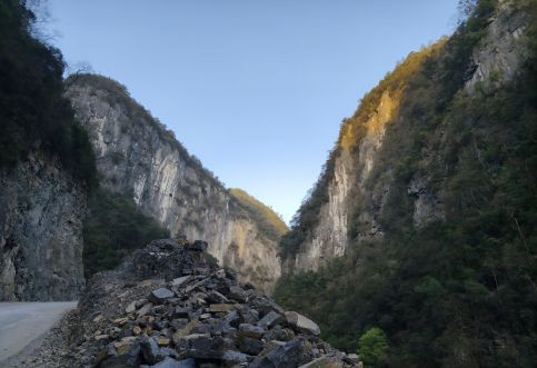 強暴雨天氣如何防范高邊坡地質(zhì)災(zāi)害